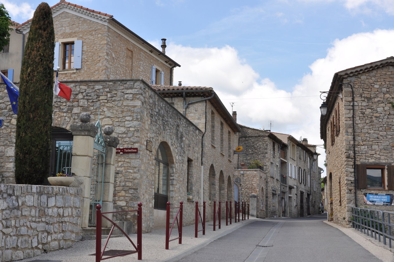 Saint-Auban-sur-l Ouv  ze Village haute vall  e l   Ouv  ze